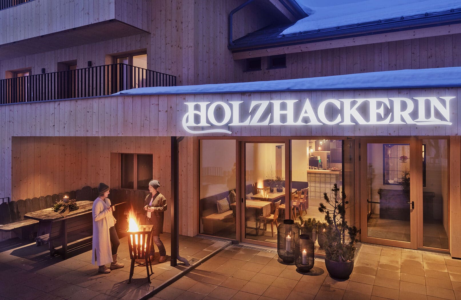 Holzhackerin Schladming Feuerkorb